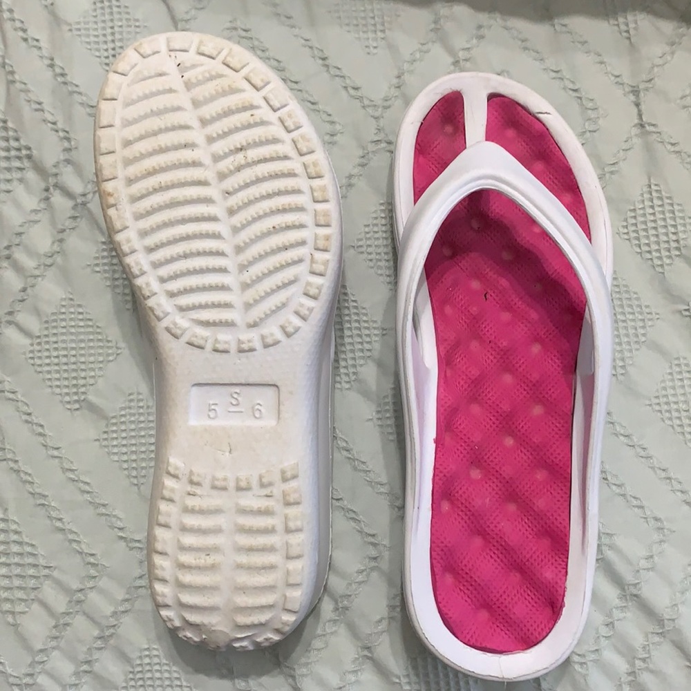 Flip flops/ sandals